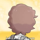 サンムーン男主人公の髪型ウェーブパーマ・髪色ピンクブラウンの後ろ姿